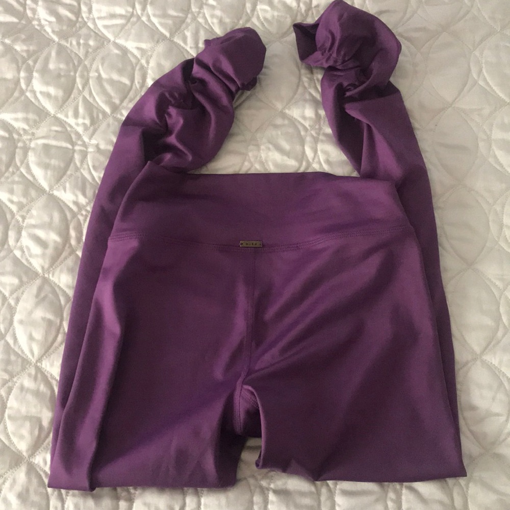 Mika Gaby Legging Small Purple scrunch ankle NWOT